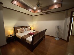 7 Bedroom Twin Villas TG48+TG25 on Beach Front Resort SDV282/288-By Sa