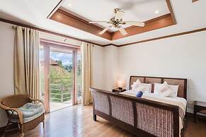 7 Bedroom Twin Villas TG48+TG25 on Beach Front Resort SDV282/288-By Sa