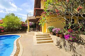 7 Bedroom Twin Villas TG48+TG25 on Beach Front Resort SDV282/288-By Sa