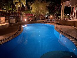 7 Bedroom Twin Villas TG48+TG25 on Beach Front Resort SDV282/288-By Sa