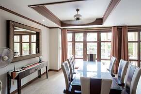 7 Bedroom Twin Villas TG48+TG25 on Beach Front Resort SDV282/288-By Sa