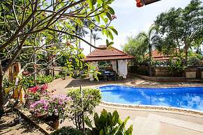 7 Bedroom Twin Villas TG48+TG25 on Beach Front Resort SDV282/288-By Sa