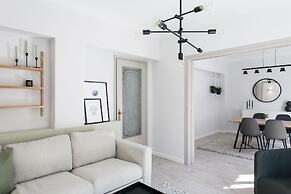 UPSTREET Deluxe & Stylish 2 BD Apartment