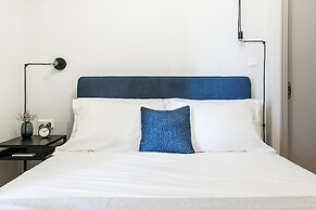 UPSTREET Deluxe & Stylish 2 BD Apartment