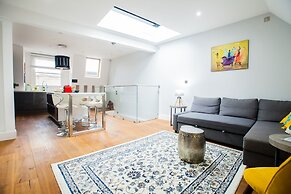 Modern Central Richmond Luxury Residence