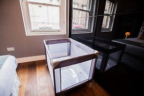 Modern Central Richmond Luxury Residence