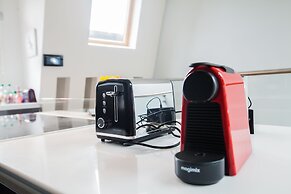 Modern Central Richmond Luxury Residence