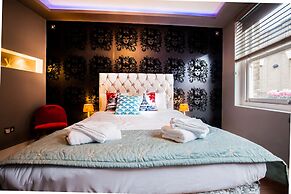 Modern Central Richmond Luxury Residence