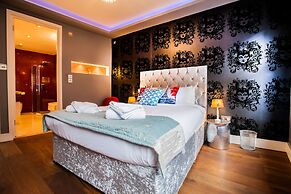 Modern Central Richmond Luxury Residence