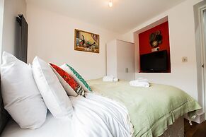 Modern Central Richmond Luxury Residence