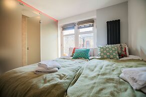 Modern Central Richmond Luxury Residence