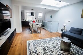 Modern Central Richmond Luxury Residence