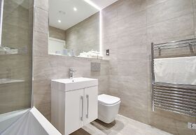 Silbury MK City Apartment With Parking