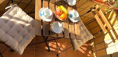 Origen Santuchu junto a Casco viejo by Urban Hosts