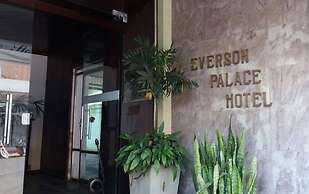 Everson Palace Hotel