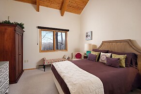 229 Faraway The Ridge #36 3 Bedroom Condo by RedAwning