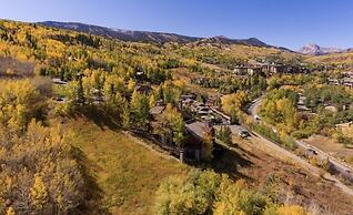 229 Faraway The Ridge #36 3 Bedroom Condo by RedAwning