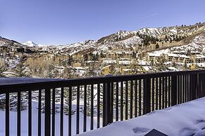 229 Faraway The Ridge #36 3 Bedroom Condo by RedAwning