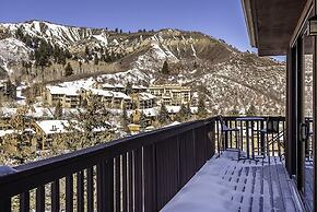 229 Faraway The Ridge #36 3 Bedroom Condo by RedAwning