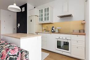 Rozlogi Sunny Apartment