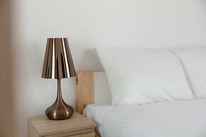 Wola Chic Brown Studio