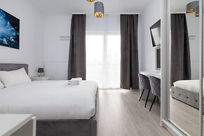 Wola Chic Grey Studio