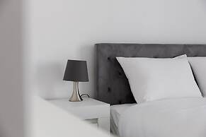 Wola Chic Grey Studio