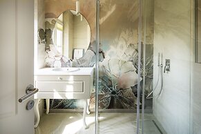 Gallery 37 Powered by ASTON