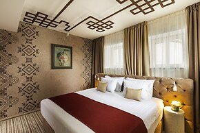 Gallery 37 Powered by ASTON