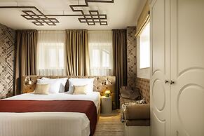 Gallery 37 Powered by ASTON