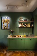 Gallery 37 Powered by ASTON