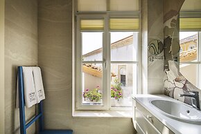 Gallery 37 Powered by ASTON