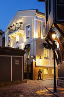 Gallery 37 Powered by ASTON