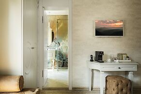 Gallery 37 Powered by ASTON