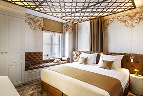 Gallery 37 Powered by ASTON