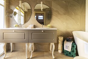 Gallery 37 Powered by ASTON