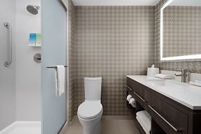 Home2 Suites by Hilton Des Moines at Drake University