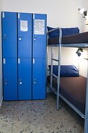 Mana Mana Youth Hostel