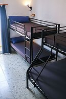 Mana Mana Youth Hostel