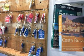 Mana Mana Youth Hostel