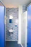 Mana Mana Youth Hostel