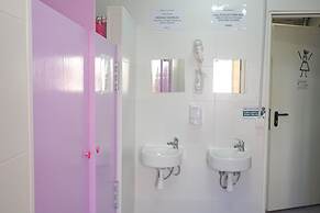 Mana Mana Youth Hostel