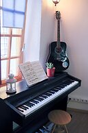 Mana Mana Youth Hostel