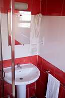 Mana Mana Youth Hostel