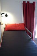 Mana Mana Youth Hostel