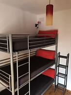 Mana Mana Youth Hostel