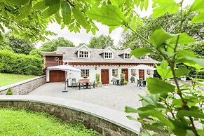 Peaceful Bohon Apartment