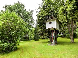 Classy Apartment in Bohon With Garden