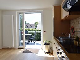 Apartment With Private Garden & Terrace