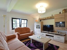 Apartment With Private Garden & Terrace